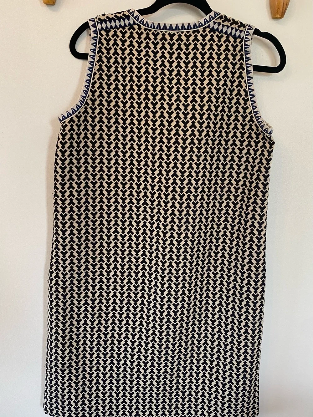 J. Crew Black and Cream Sleeveless Geometric Arrow Shift Dress size 4